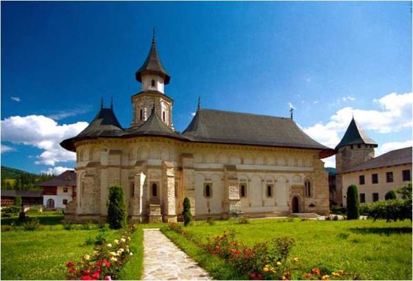 Manastirea_Dragomirna,_Suceava